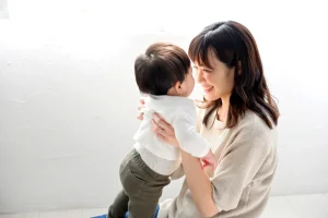 どう対処する？赤ちゃんの鼻水が気になるときの考え方と鼻吸い器の選び方